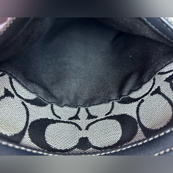 Vintage COACH Black and Cream Crossbody Bag - Picture 5 of 10